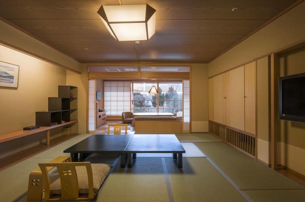Fujisan Onsen Bessho Sasa Hotel Fujiyoshida Eksteriør billede