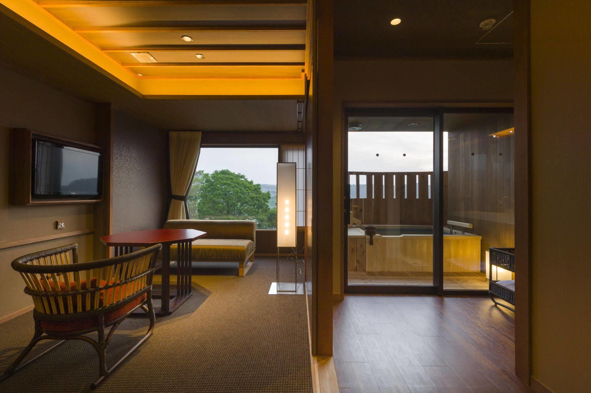 Fujisan Onsen Bessho Sasa Hotel Fujiyoshida Eksteriør billede