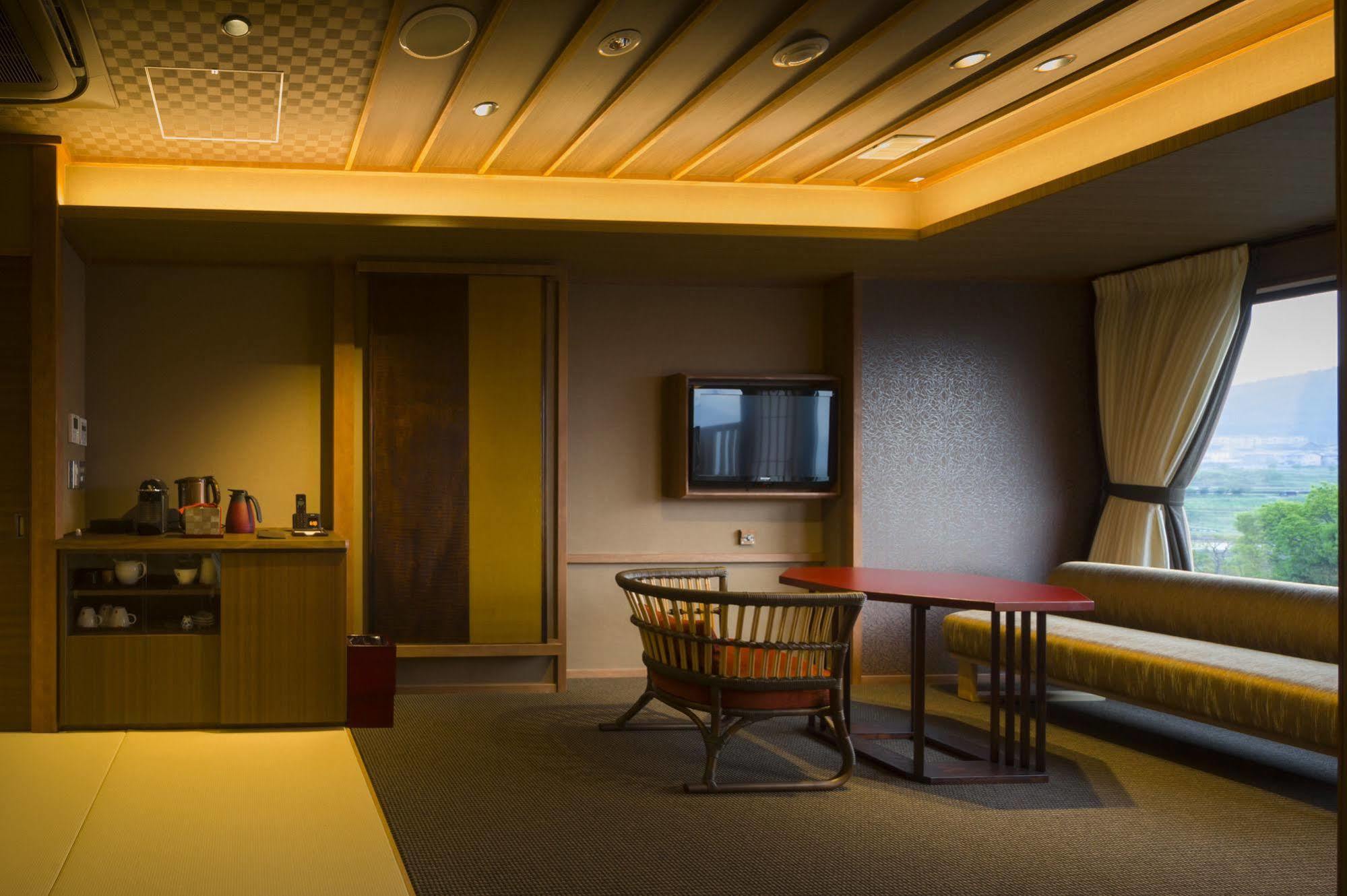 Fujisan Onsen Bessho Sasa Hotel Fujiyoshida Eksteriør billede